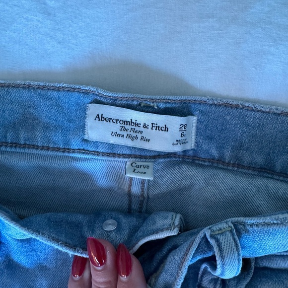 Abercrombie & Fitch Women's Curve Love Ultra High Rise Flare Jean Light Wash 28 - Picture 7 of 7